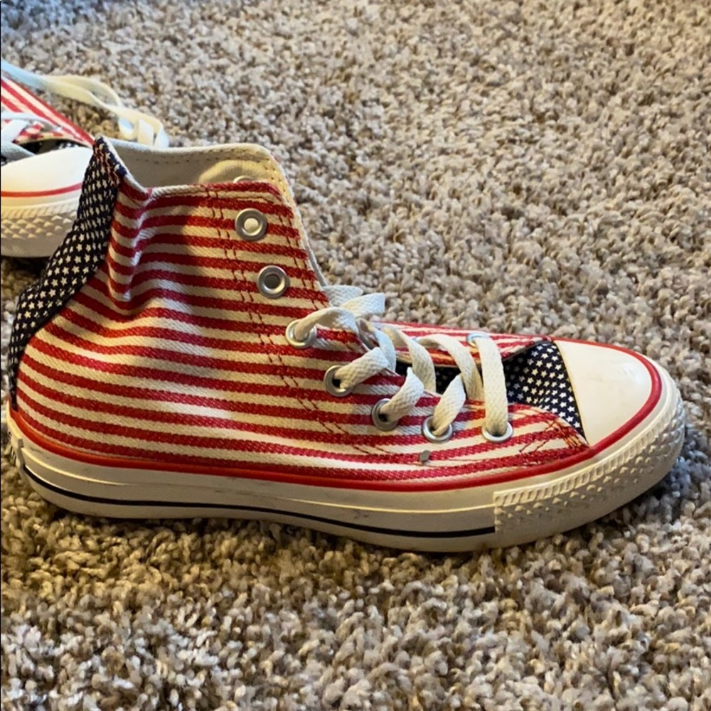 Converse - Picture 2 of 2